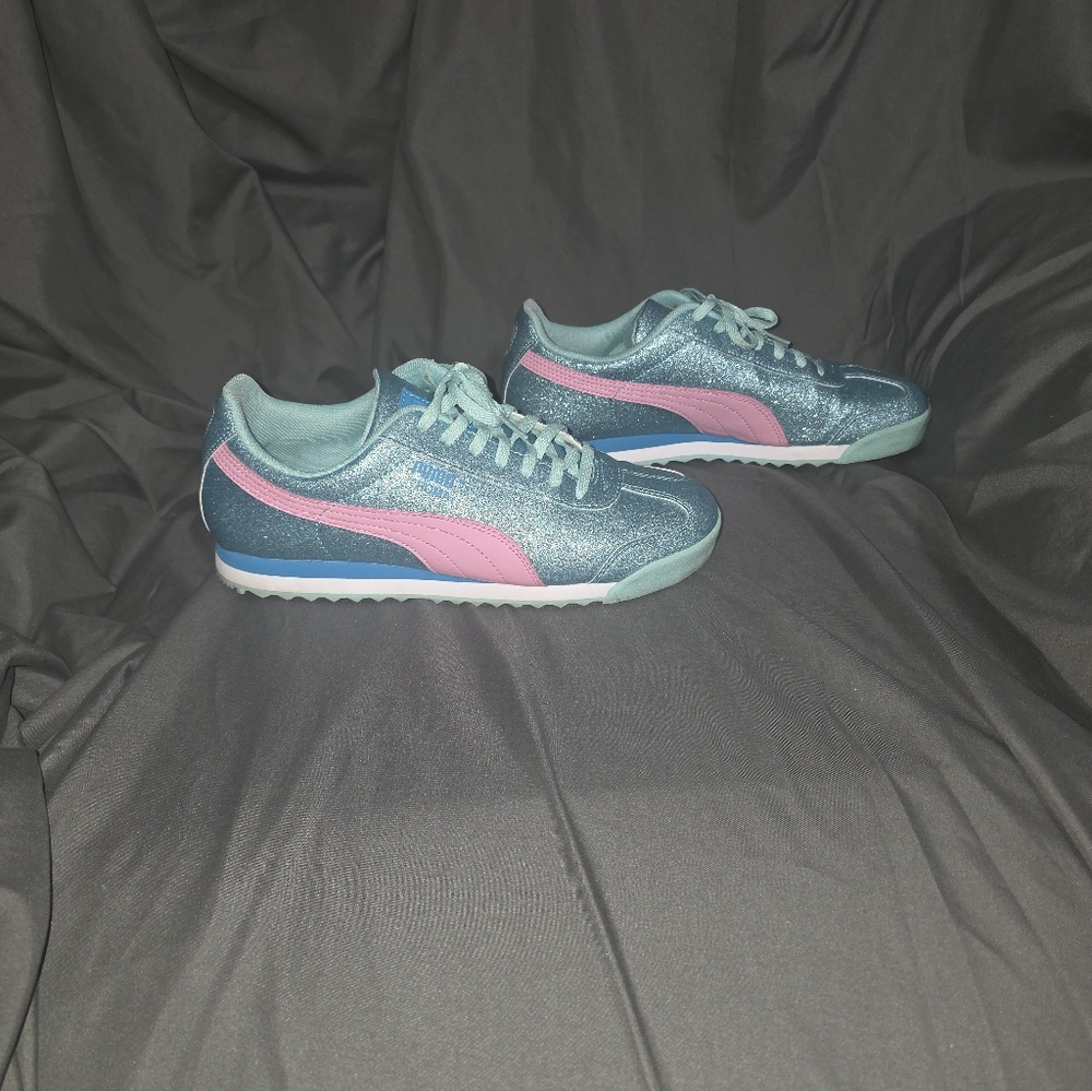 PUMA ROMA Blue and Pink Athletic Shoes